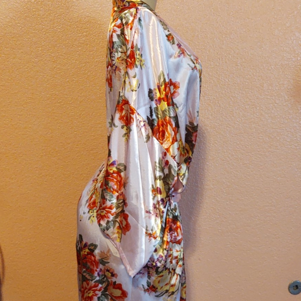 Like new Robe - Picture 6 of 7